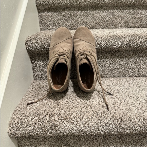 Toms wedge heels. Tan. Size 7. Good condition. - Picture 4 of 4